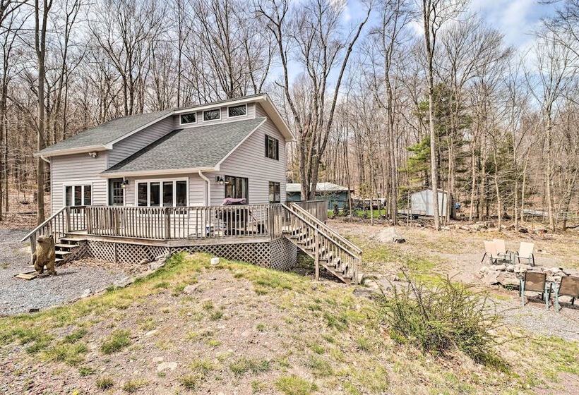 Pocono Lake Home W/ Fire Pit: Walk To Ski Hill!