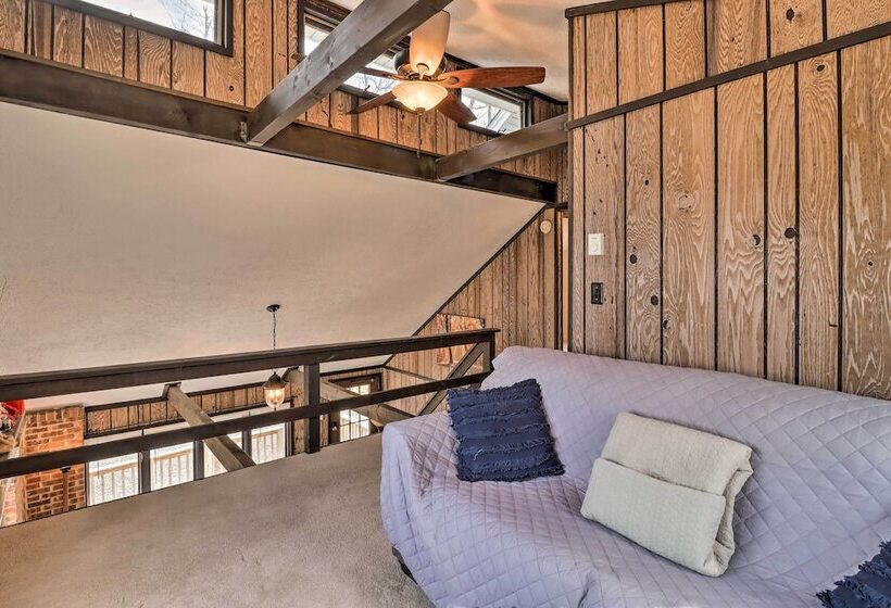 Pocono Lake Home W/ Fire Pit: Walk To Ski Hill!