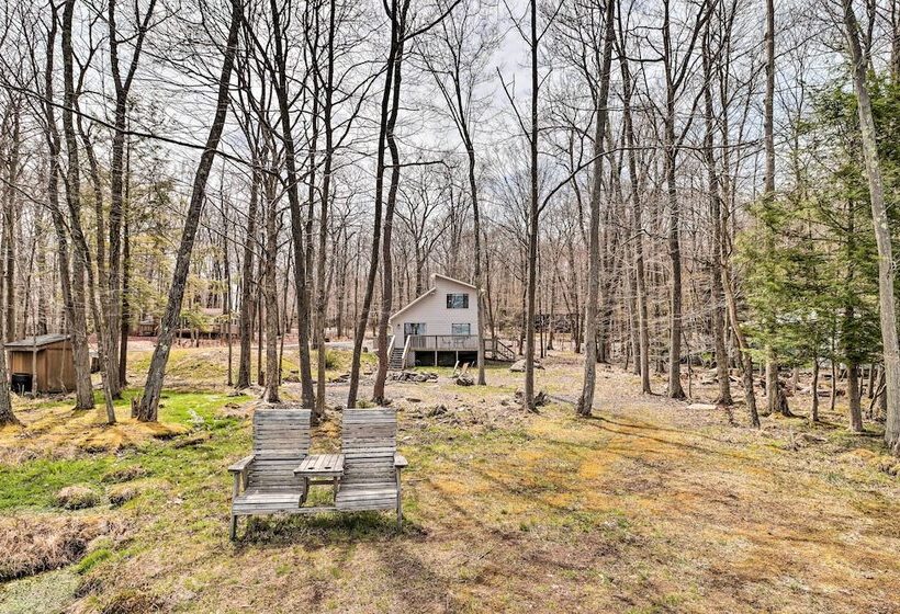 Pocono Lake Home W/ Fire Pit: Walk To Ski Hill!