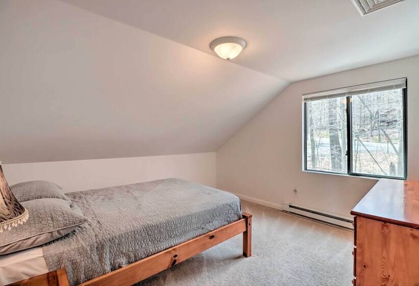 Pocono Lake Home W/ Fire Pit: Walk To Ski Hill!