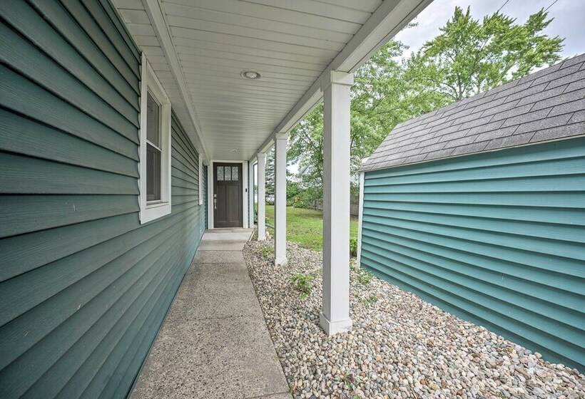 Lakeside Retreat W/ Office & Stunning Views!