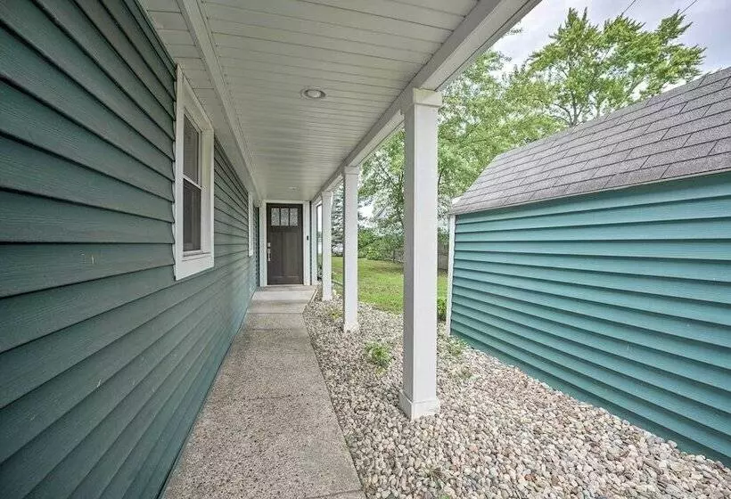 Lakeside Retreat W/ Office & Stunning Views!