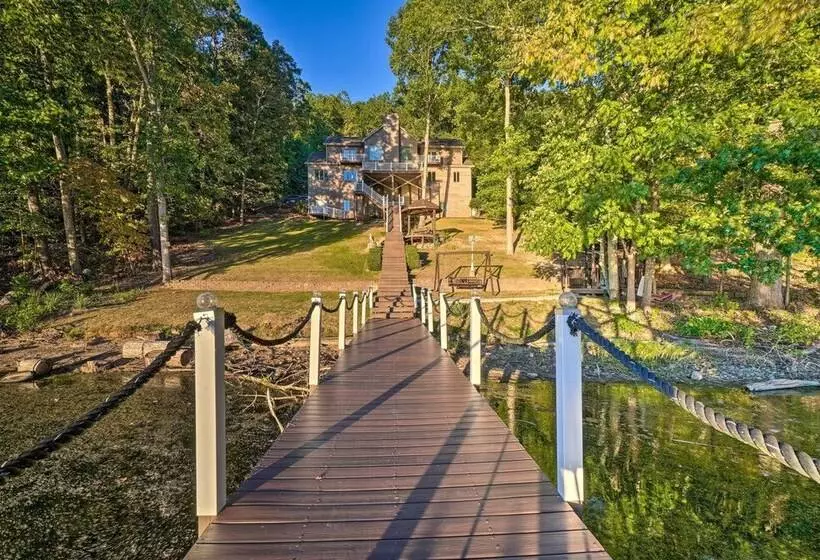 Luxe Lake Chickamauga Retreat W/ Boat Dock!