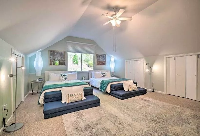 Luxe Lake Chickamauga Retreat W/ Boat Dock!