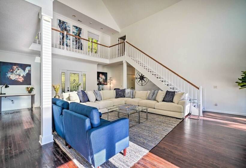 Luxe Lake Chickamauga Retreat W/ Boat Dock!