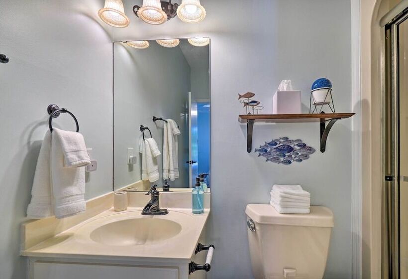 Luxe Lake Chickamauga Retreat W/ Boat Dock!