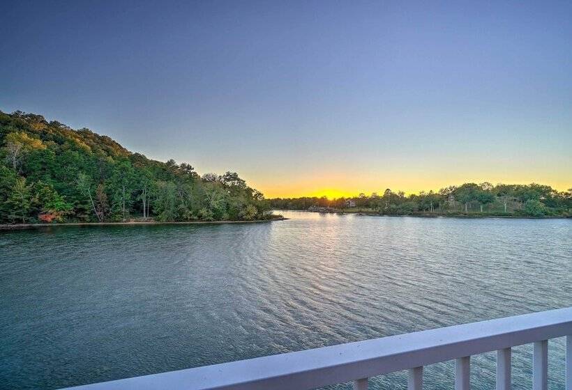 Luxe Lake Chickamauga Retreat W/ Boat Dock!