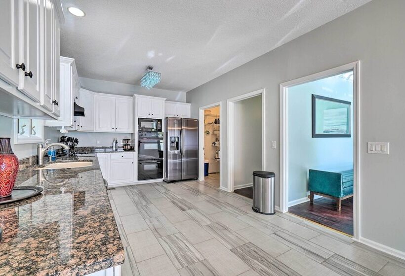 Luxe Lake Chickamauga Retreat W/ Boat Dock!