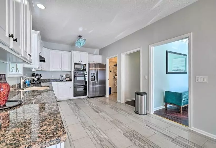 Luxe Lake Chickamauga Retreat W/ Boat Dock!