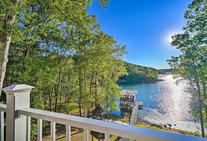 Luxe Lake Chickamauga Retreat W/ Boat Dock!