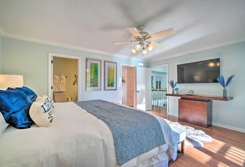 Luxe Lake Chickamauga Retreat W/ Boat Dock!