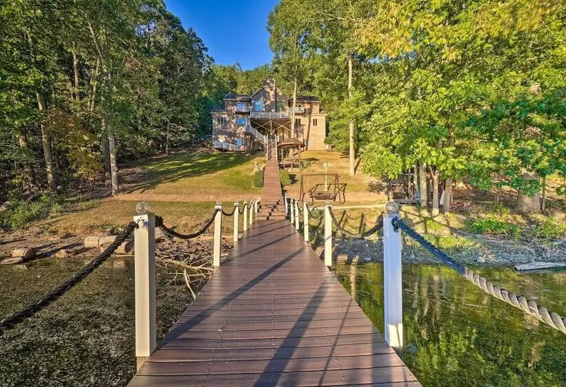 Luxe Lake Chickamauga Retreat W/ Boat Dock!