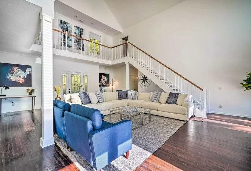 Luxe Lake Chickamauga Retreat W/ Boat Dock!