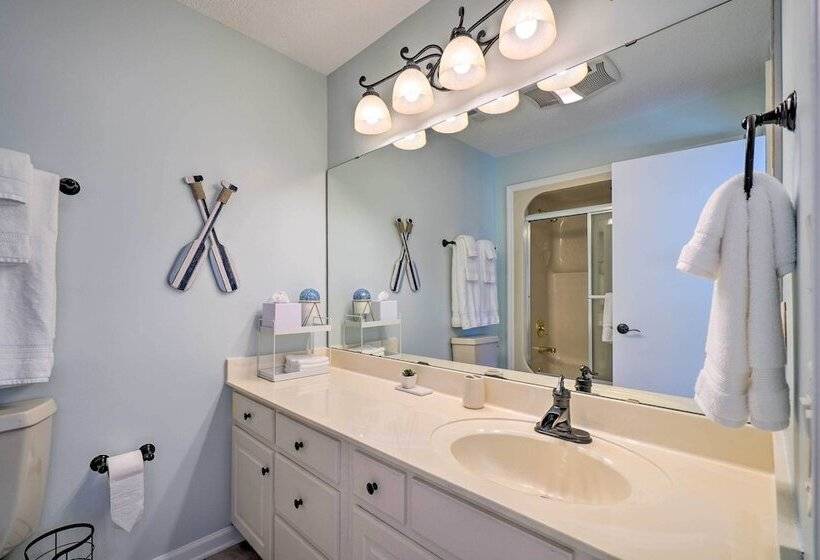 Luxe Lake Chickamauga Retreat W/ Boat Dock!