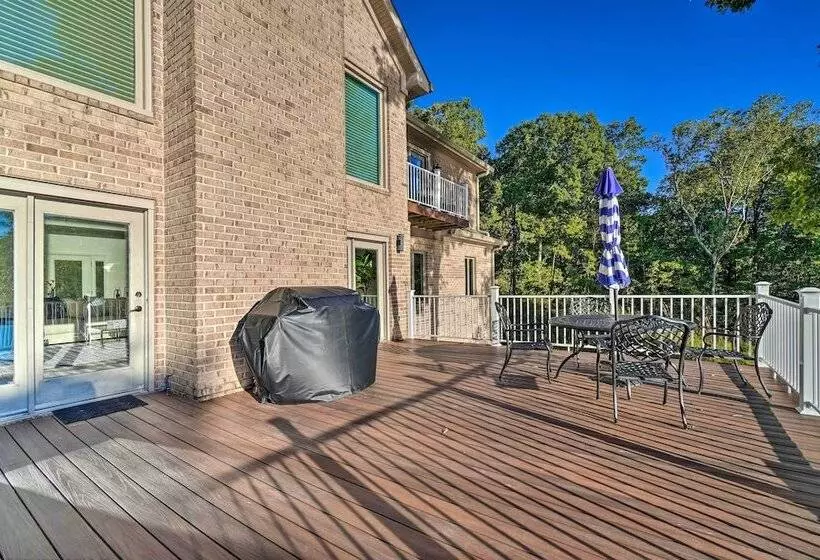 Luxe Lake Chickamauga Retreat W/ Boat Dock!