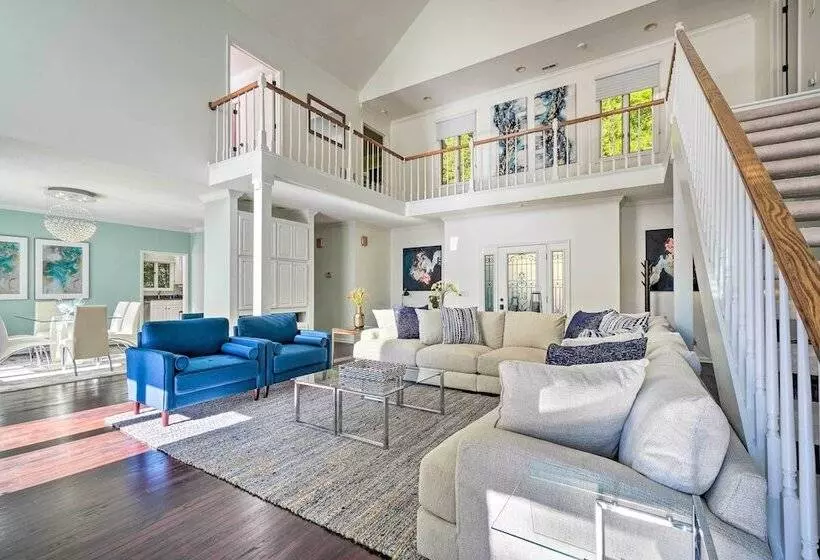 Luxe Lake Chickamauga Retreat W/ Boat Dock!