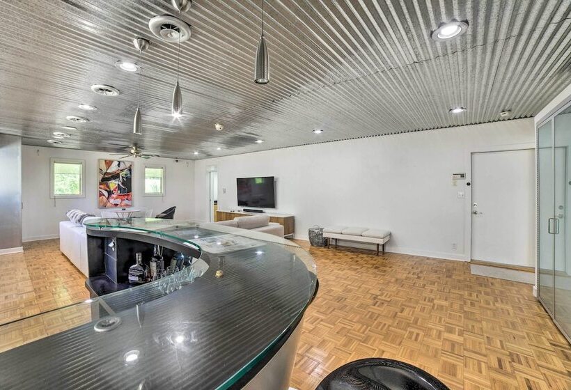 Luxury South Bend Home ~ 1 Mi To Notre Dame!