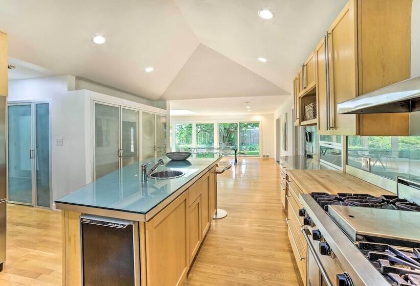 Luxury South Bend Home ~ 1 Mi To Notre Dame!