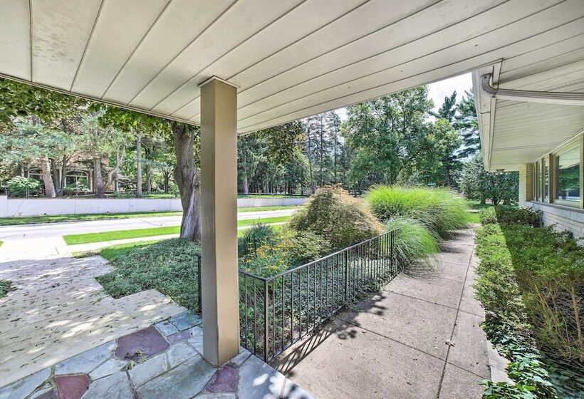 Luxury South Bend Home ~ 1 Mi To Notre Dame!