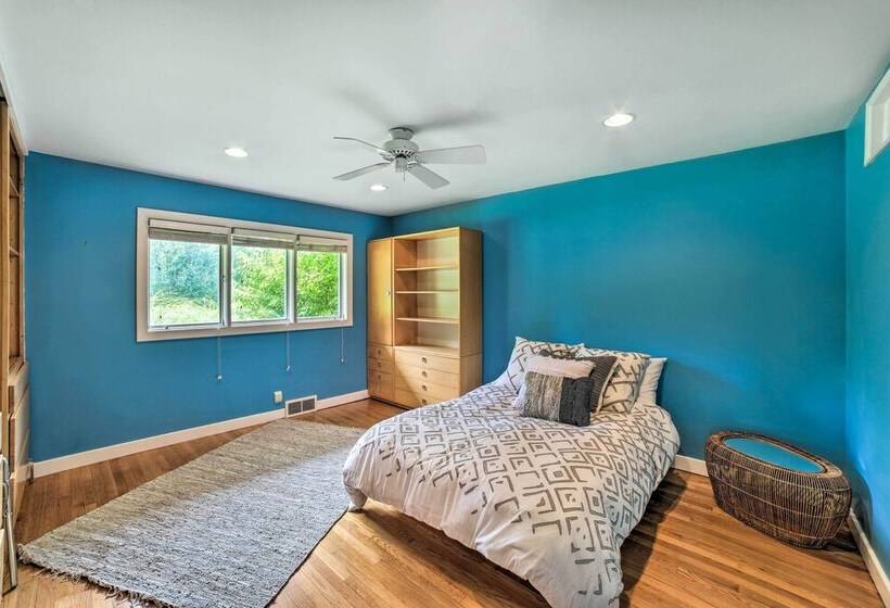 Luxury South Bend Home ~ 1 Mi To Notre Dame!