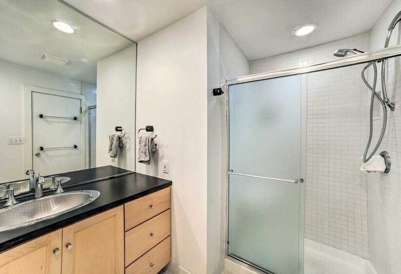 Luxury South Bend Home ~ 1 Mi To Notre Dame!