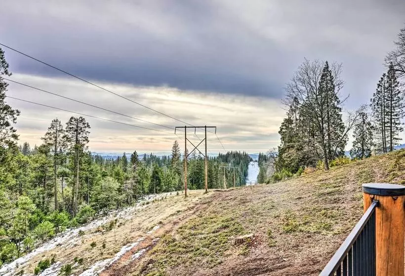 Hot Tub + Scenic Views: Luxury Twain Harte Cabin!