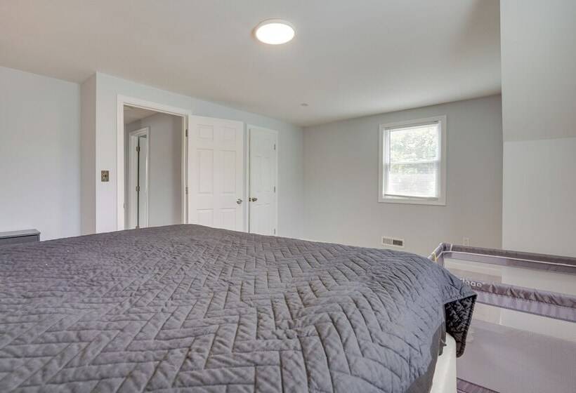 Middletown Township Home, Close To Beaches!