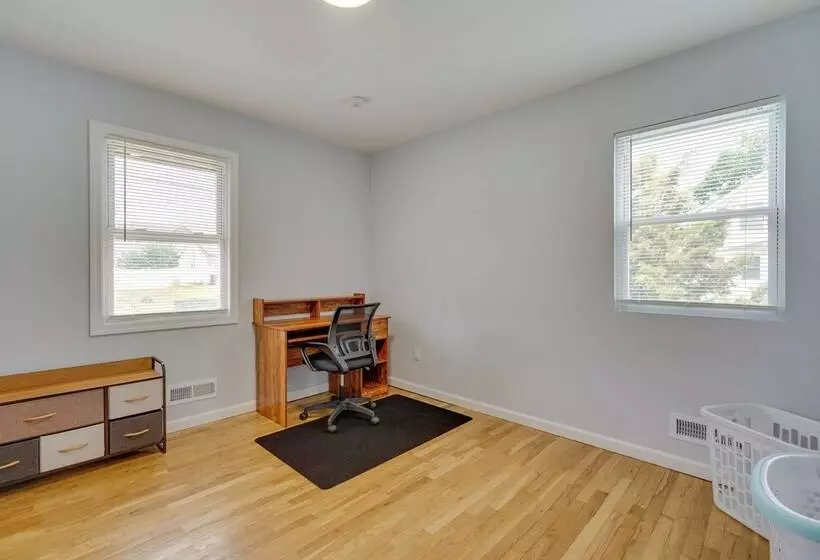 Middletown Township Home, Close To Beaches!