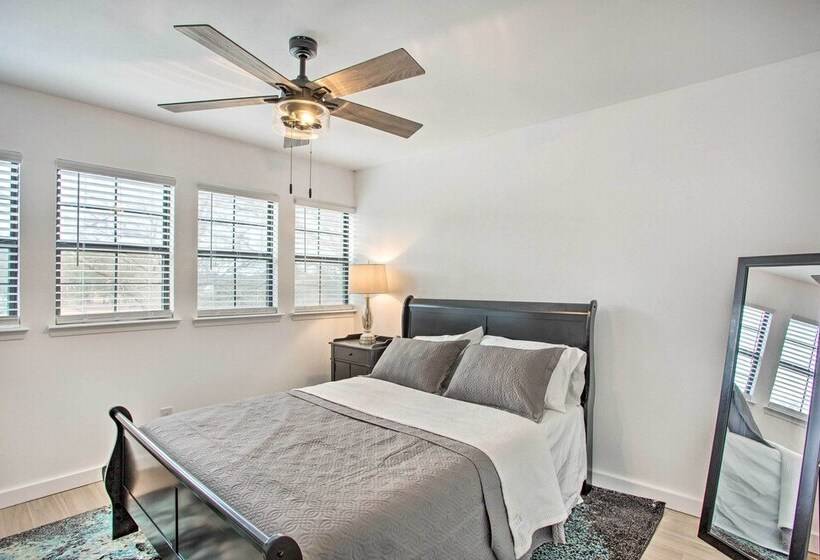 Spacious Lakefront Home W/ Fire Pit & Fun Barn!