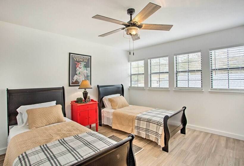 Spacious Lakefront Home W/ Fire Pit & Fun Barn!