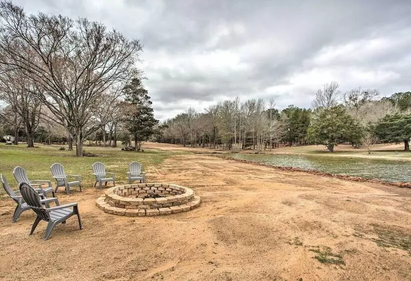 Spacious Lakefront Home W/ Fire Pit & Fun Barn!