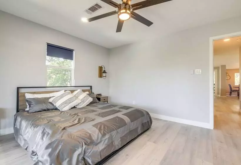 Lago Vista Vacation Rental W/ Fireplace!