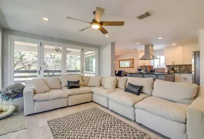 Lago Vista Vacation Rental W/ Fireplace!