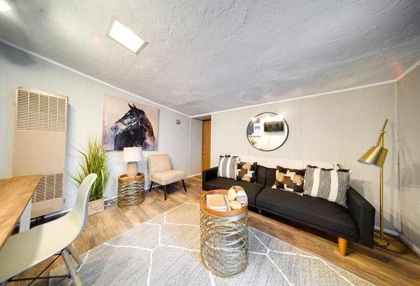 Pet Friendly Mayfield Heights Vacation Rental!