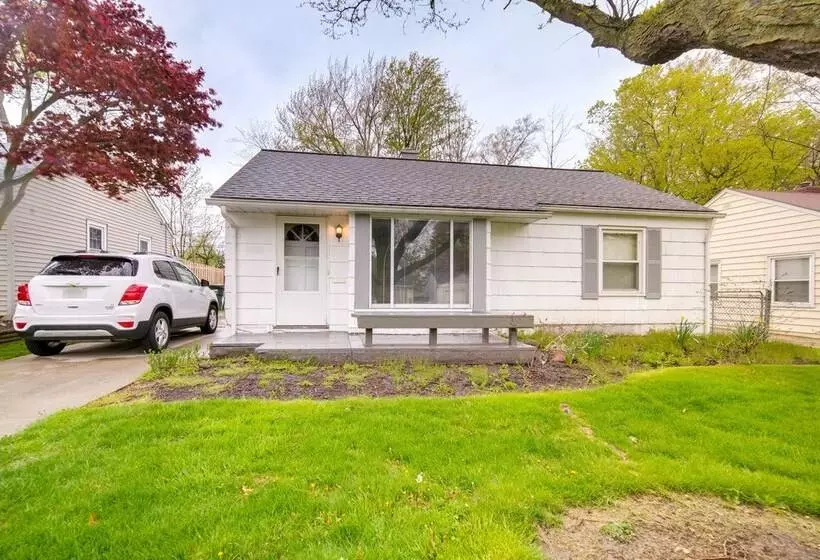 Pet Friendly Mayfield Heights Vacation Rental!