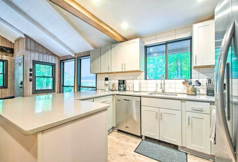 Pet Friendly Pocono Pines Rental W/ Hot Tub!