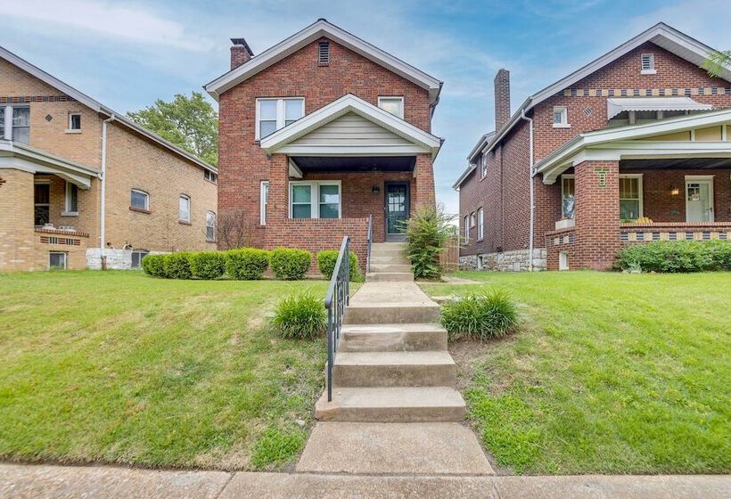 Pet Friendly St Louis Home W/ Grill & Backyard