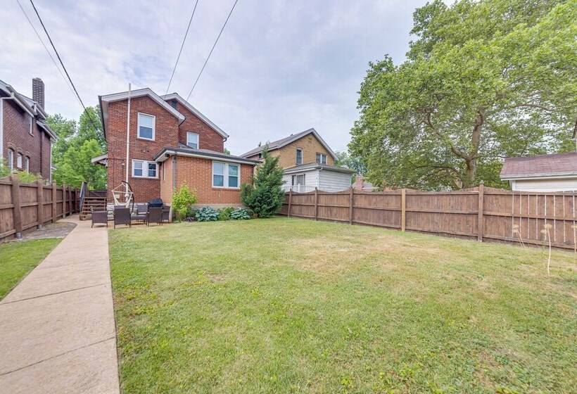 Pet Friendly St Louis Home W/ Grill & Backyard