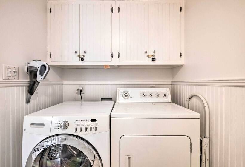 Pocono Pines Family Home W/ Private Hot Tub!