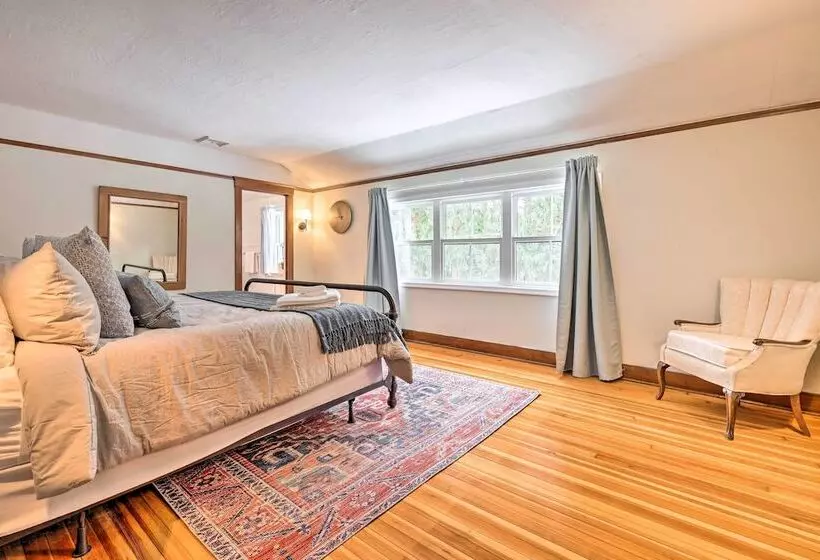 Pocono Pines Family Home W/ Private Hot Tub!