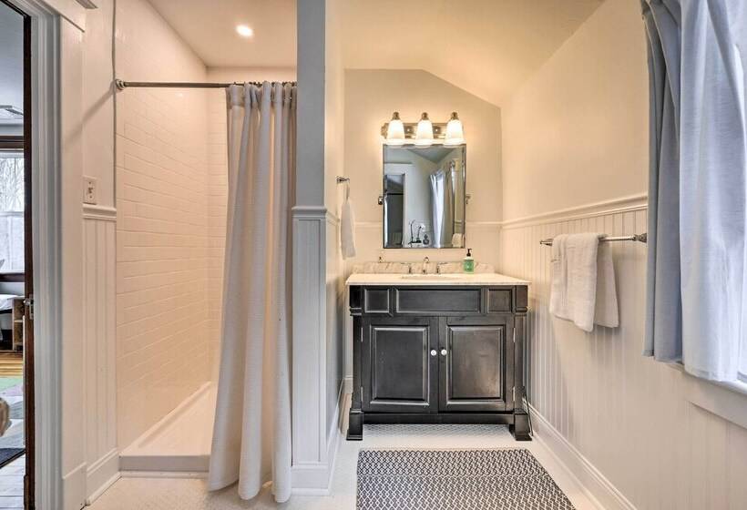 Pocono Pines Family Home W/ Private Hot Tub!