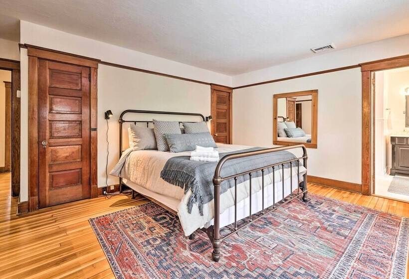 Pocono Pines Family Home W/ Private Hot Tub!