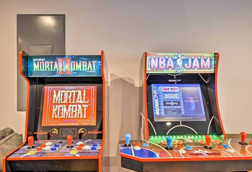 Pocono Pines Family Home W/ Private Hot Tub!