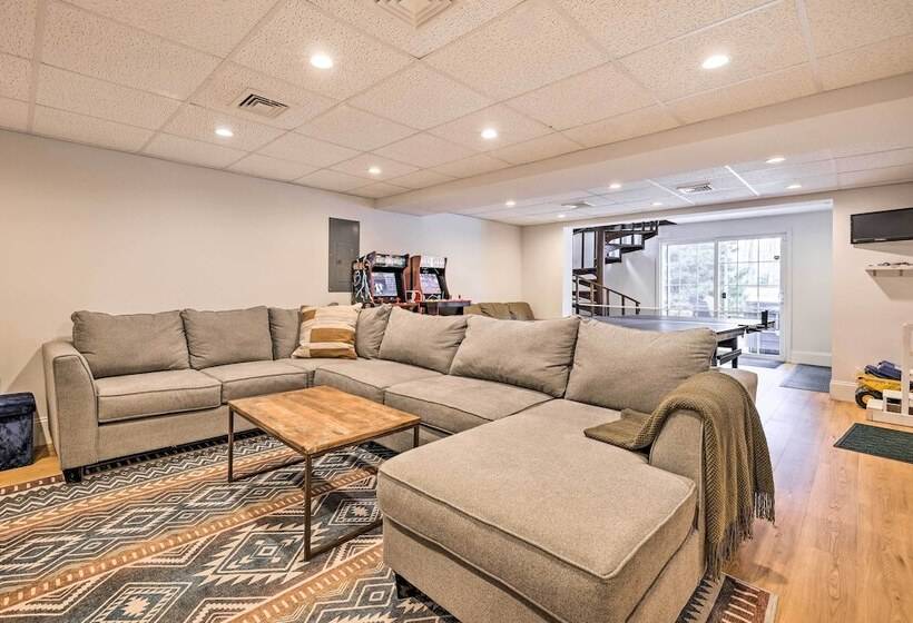 Pocono Pines Family Home W/ Private Hot Tub!