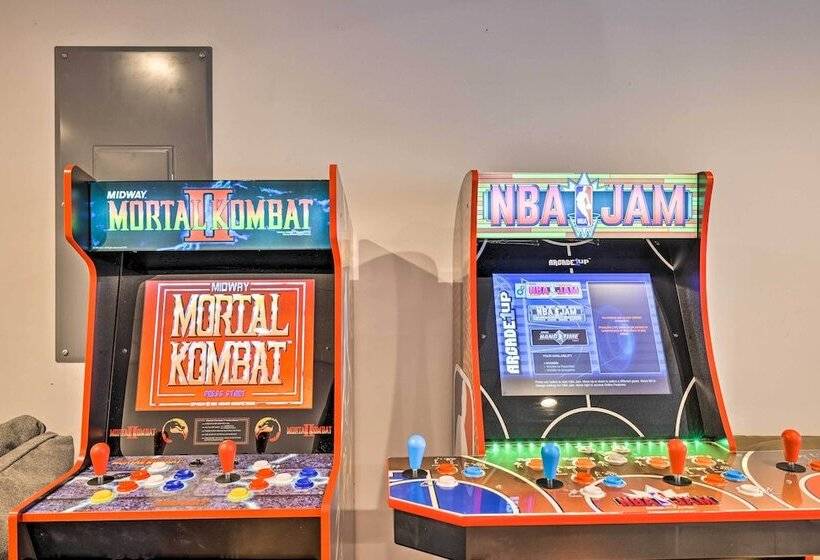 Pocono Pines Family Home W/ Private Hot Tub!