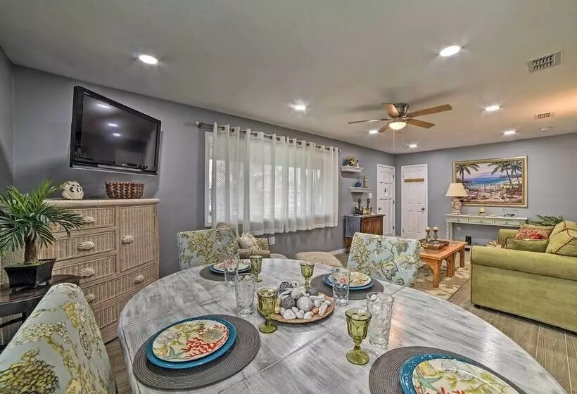 < 3 Mi To South Padre Beach: Port Isabel Home