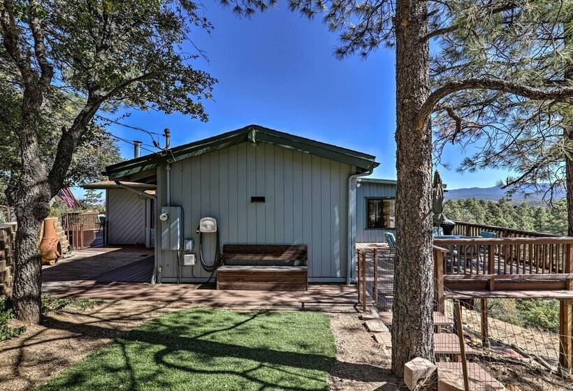 Prescott Cabin W/ Deck & Mtn Views: 4 Mi Downtown!