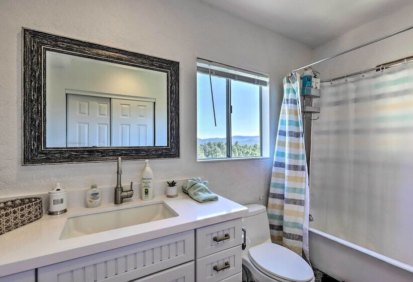 Prescott Cabin W/ Deck & Mtn Views: 4 Mi Downtown!