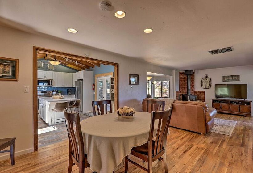 Prescott Cabin W/ Deck & Mtn Views: 4 Mi Downtown!