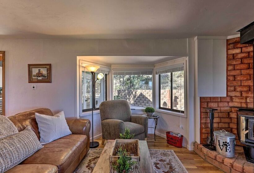 Prescott Cabin W/ Deck & Mtn Views: 4 Mi Downtown!